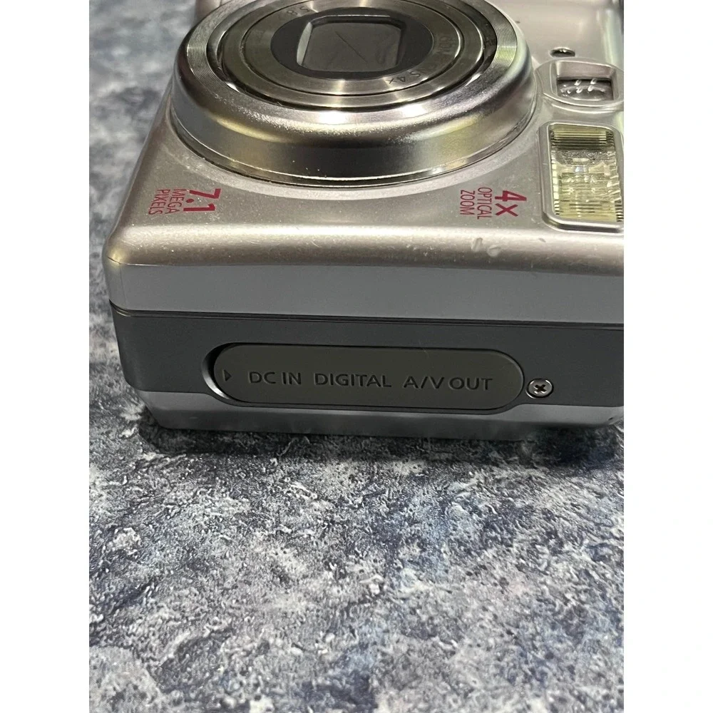 Canon PowerShot A560 7.1MP Digital Camera Silver 4x Optical Zoom PC1229